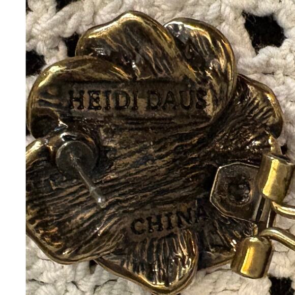 Heidi Daus Vintage “Delicate Delicacy” Pierced Earrings - Picture 4 of 4